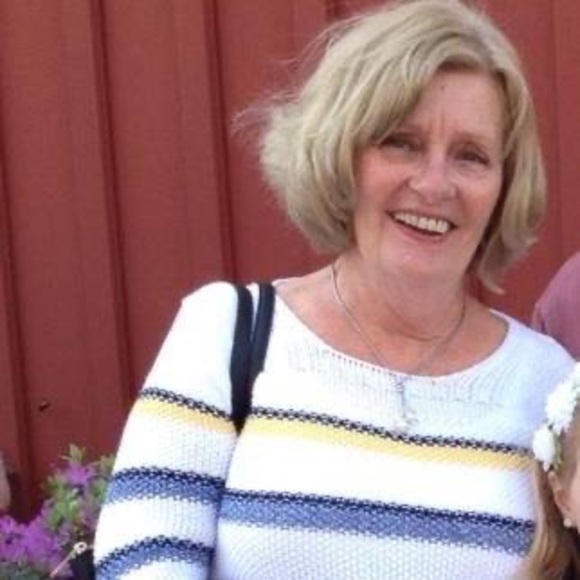 Meet your Posher, Sandy - Picture 1 of 1